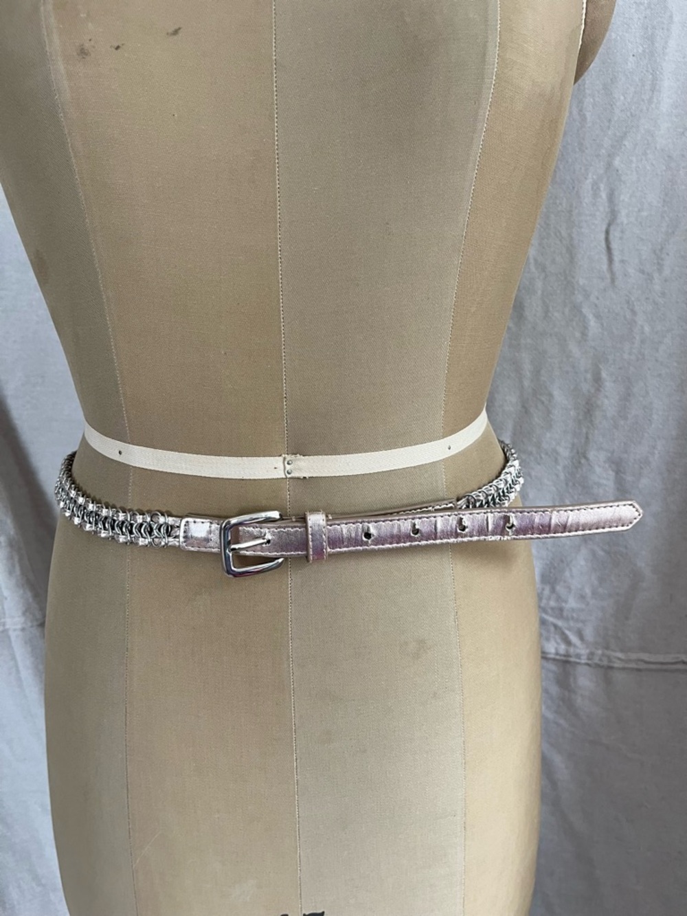 Express Women’s Metallic Chain Belt Size Medium